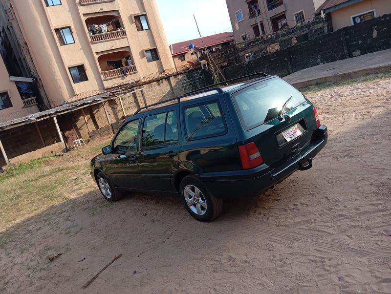 Thumbnail 2 of 2000 Volkswagen Golf SE